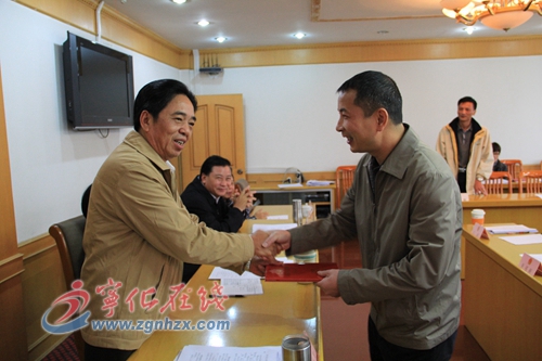 县人大常委会任命张清祥、刘远隆为副县长