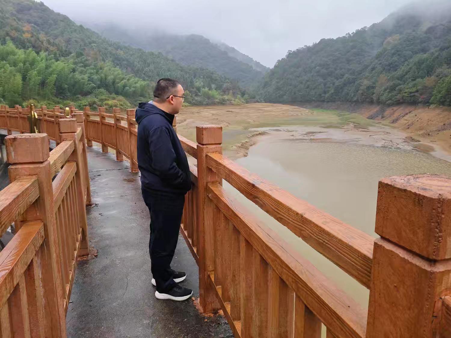 曹坊镇：河长日巡护碧水，步履不停守安澜