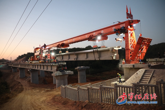 浦梅铁路全线架梁贯通