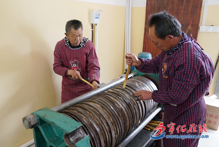淮土镇：户外直播助力农特产品