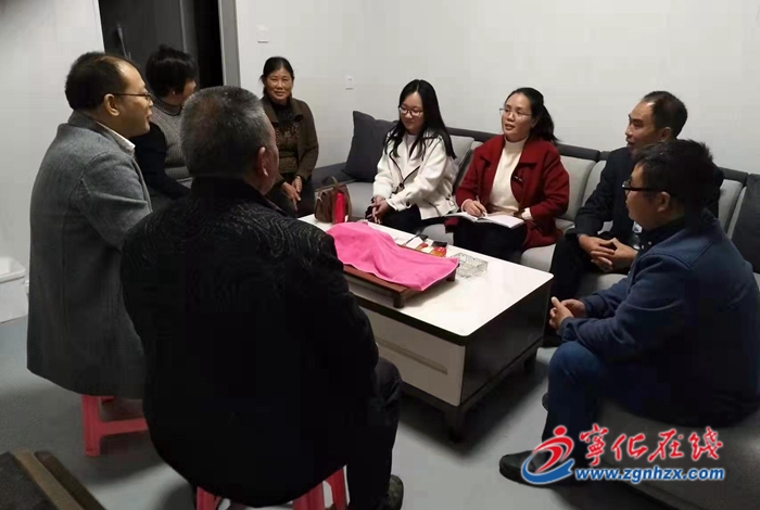 淮土镇：综治维稳保发展  民情夜谈促和谐
