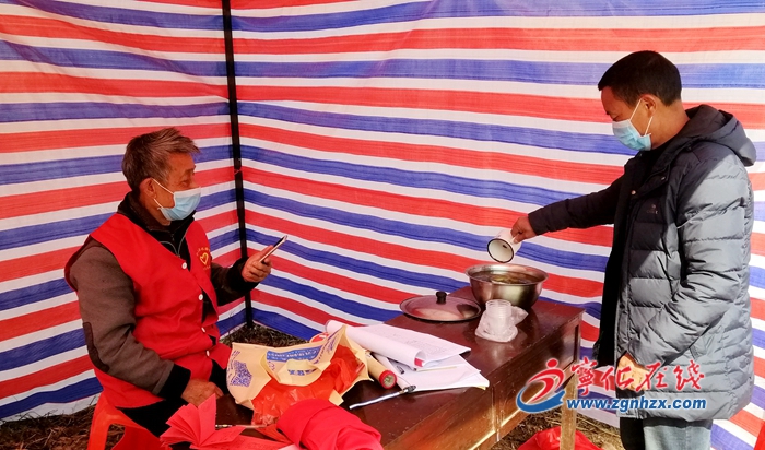 宁化水茜镇：热心村民一线送温暖