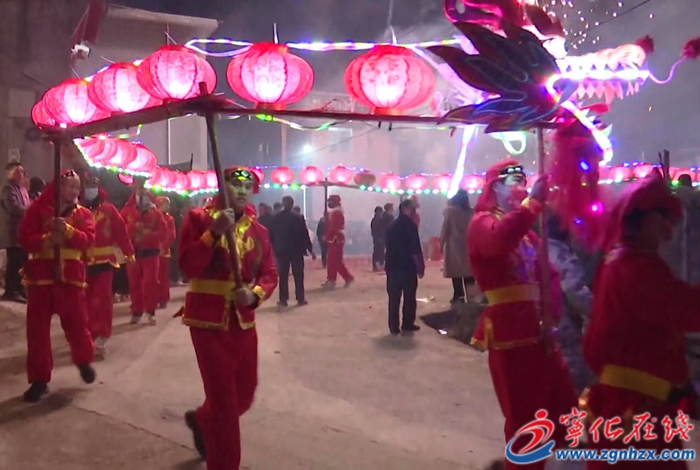 中沙楼家村：舞起板凳龙 欢喜闹新春