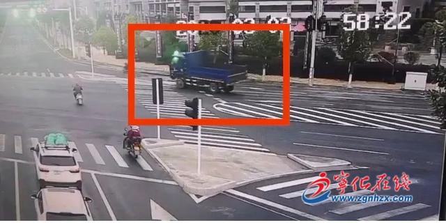 宁化一货车司机撞坏人行道红绿灯设备后逃逸被拘留