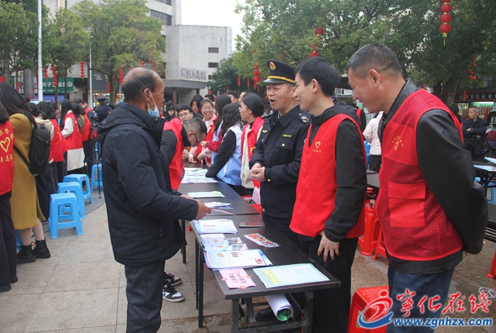 宁化多样化开展学雷锋系列活动