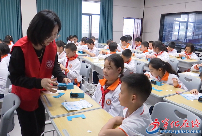宁化：科普进校园 点燃科学梦