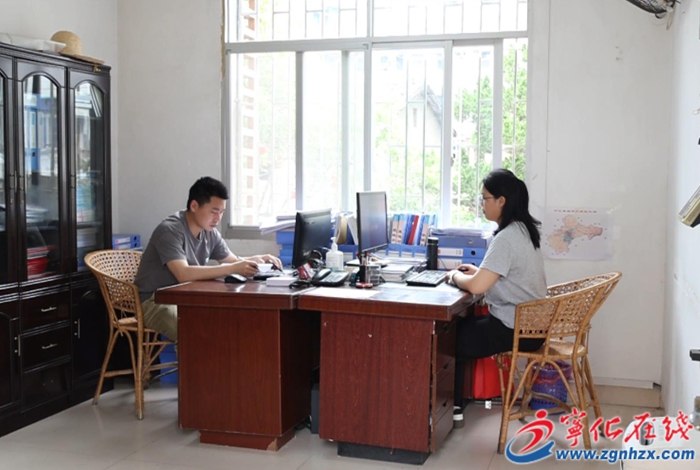 习近平给谢依特小学戍边支教西部计划志愿者服务队队员回信在宁化引发热烈反响