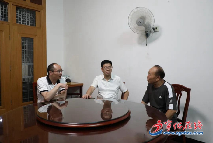 宁化县领导走访看望老干部