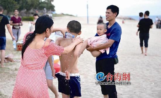 冲澡难！来厦游客呼吁环岛路海边增设公共淋浴设施